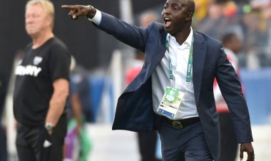 كاس تخفف عقوبة ايقاف مدرب نيجيريا السابق الى 5 سنوات