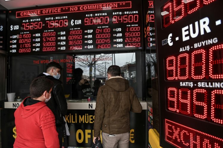 المركزي التركي يسعى لتهدئة الأسواق بعد تدهور سعر صرف الليرة
