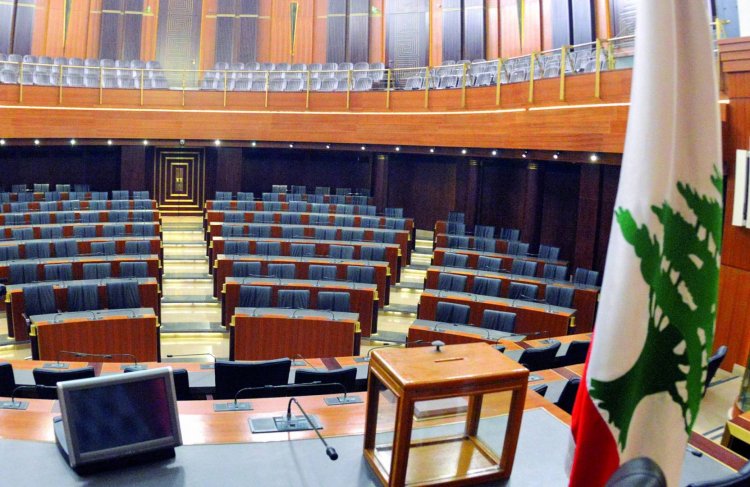 هل سيوافق الثنائي الشيعي على انتخابات مبكرة في حال استقال نواب؟