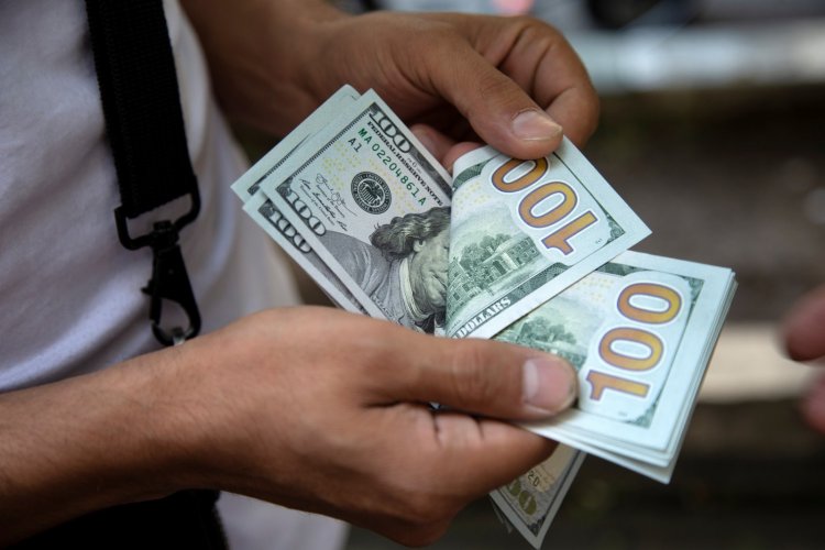 ارتفاع بسعر صرف دولار السوق السوداء .. هل يتخطى عتبة الـ 20000 ؟