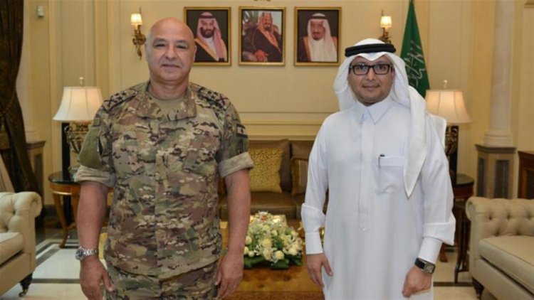 قائد الجيش في منزل البخاري