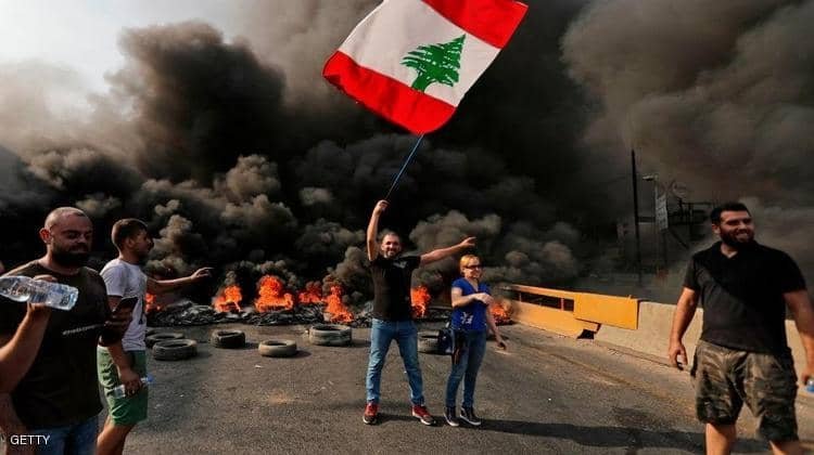 شبان من داريا قطعوا الطريق احتجاجا على فقدان المازوت