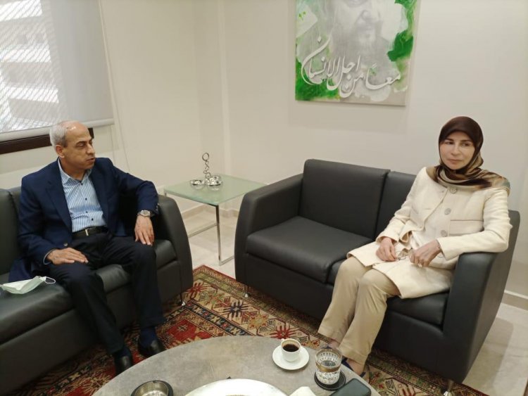 عز الدين بحثت مع خير في امكان استفادة صور ومنطقتها من تقديمات هيئة الاغاثة