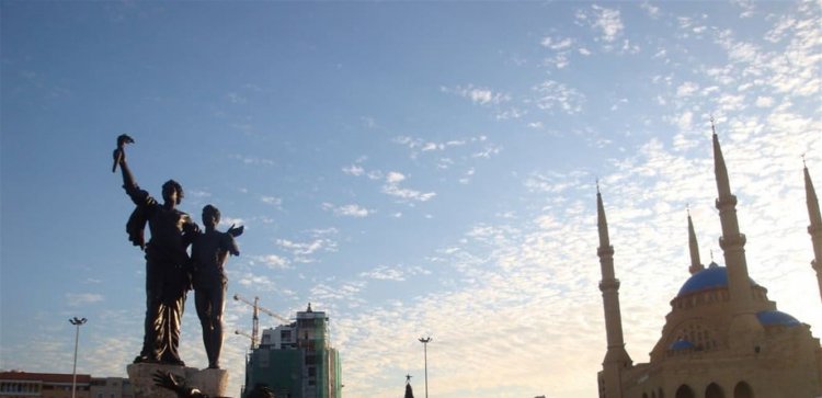 تظاهرة من أمام المتحف إلى ساحة الشهداء طالبت بوقف الانهيار وبحكومة اختصاصيين