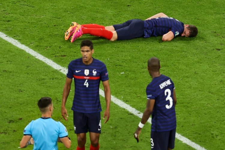 كأس اوروبا: بافار يكشف بأنه فقد الوعي اثر التدخل العنيف للالماني غوسينس