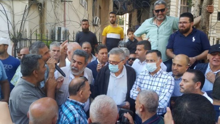 تجمع في التل تزامنا مع الاضراب وتشديد على الاسراع في تأليف حكومة تنقذ الوطن والشعب