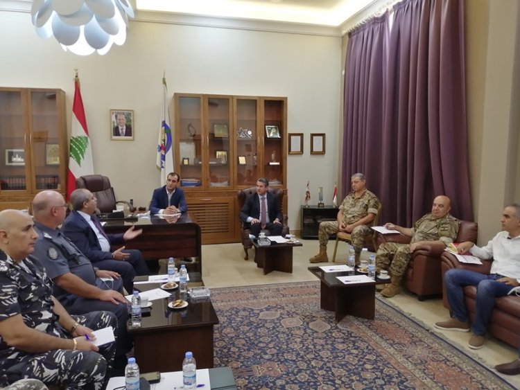 محافظ البقاع بحث شح البنزين واحتكار الأدوية والمواد الغذائية وجرائم القتل