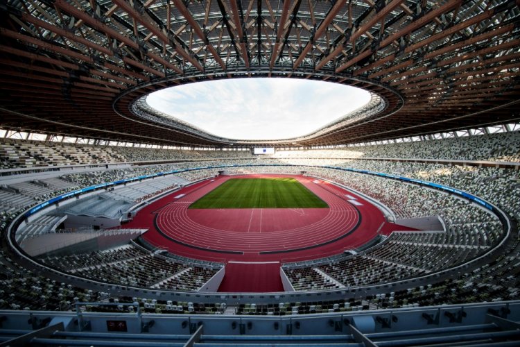 حرمان المدانين بجرائم كراهية عبر الإنترنت من دخول الملاعب