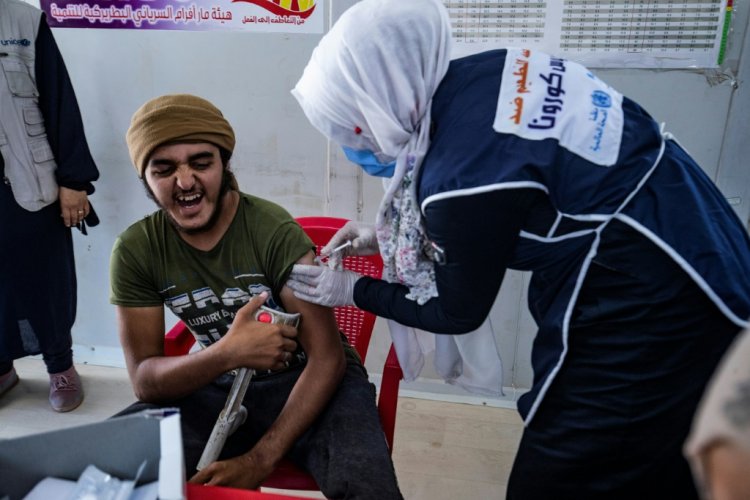 205 أشخاص تلقوا لقاح كورونا في مخيم الهول في شمال شرق سوريا