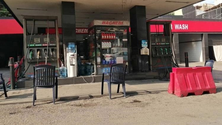 إقفال المخابز ومحطات الوقود في صور