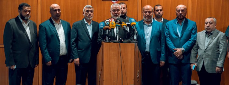 هنية من مطار بيروت: لزيارة لبنان أهمية خاصة