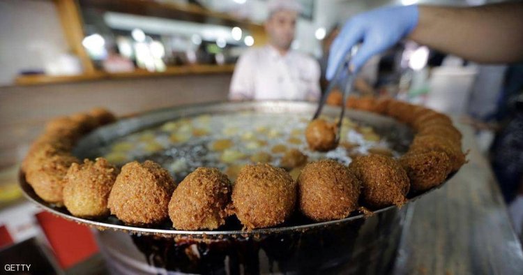 طعام اللبنانيين يتبدّل جراء الأزمة.. والفلافل يتصدّر!