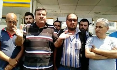 اعتصام وقطع طريق من قبل سائقي الباصات في طرابلس