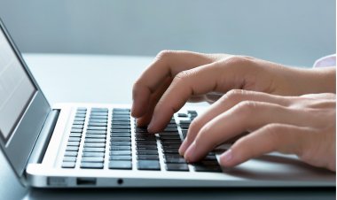 القاضي ميرزا يتقدم بشكوى ضد مواقع الكترونية