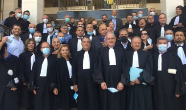 وقفة لمحامي النبطية احتجاجا على تجاهل مطالبهم... خلف: نقابة المحامين هي رافعة الوطن وستبقى