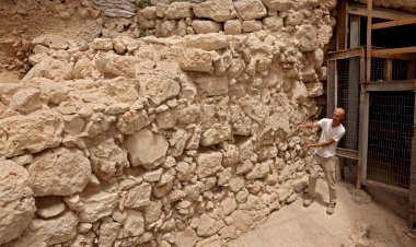 علماء آثار إسرائيليون يكتشفون مقطعا يؤكد أن القدس القديمة كانت محاطة بحصن حجري