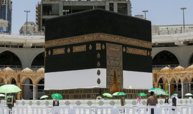 بالفيديو: اختفاء ظل الكعبة