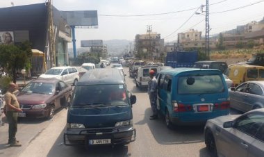 زحمة سير أمام محطات الوقود في حلبا