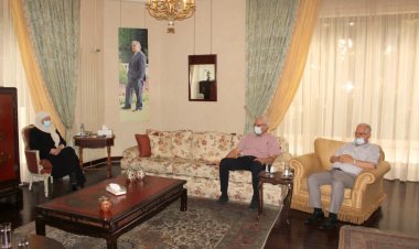 الحريري تابعت أوضاع مستشفى صيدا الحكومي مع وفد من مجلس إدارته