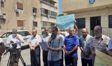اعتصام لهيئة العمل الفلسطيني أمام الأونروا في صيدا احتجاجا على تقليص خدمات الوكالة والتأخير في تقديم المساعدات