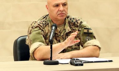 قائد الجيش: المرحلة دقيقة وعصيبة... ولا خلاص إلا بالجيش