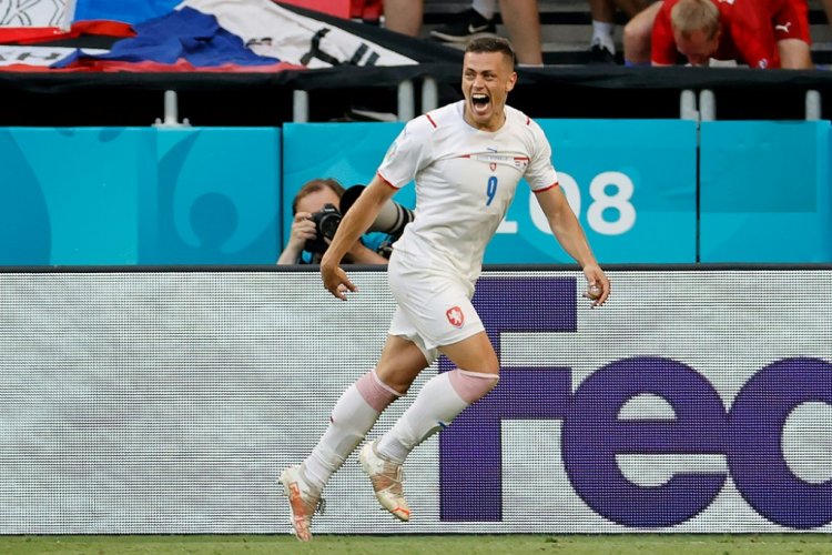 كأس أوروبا: هوليش من إزعاج الجيران الى الافتخار بقيادة تشيكيا لربع النهائي