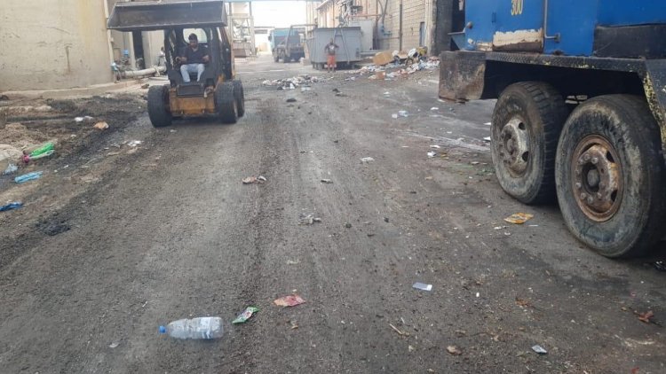 عمال معمل النفايات في صيدا علقوا اضرابهم وبدء رفع النفايات من الشوارع