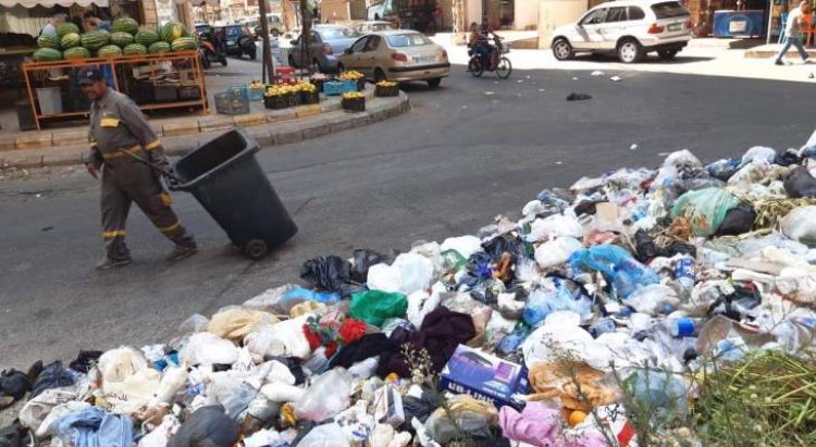 وزني أوعز بدفع مستحقات لمطامر وشركات تهتم بجمع وكنس ونقل وفرز النفايات