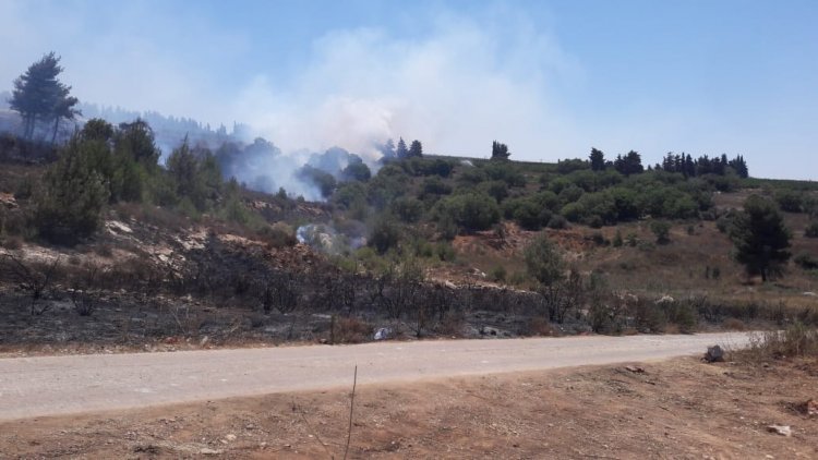 حريق في خراج ميس الجبل يفجر 8 ألغام من مخلفات العدو