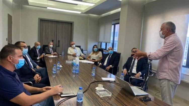 وزني ترأس اجتماعا تم خلاله تقديم عرض تفصيلي حول مناقصة السكانر
