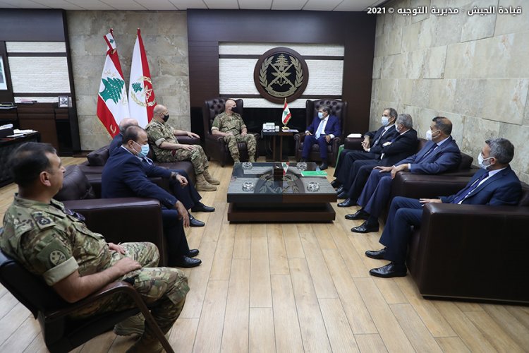 قائد الجيش استقبل مدير عام  إدارة حصر التبغ والتنباك على رأس وفد مرافق