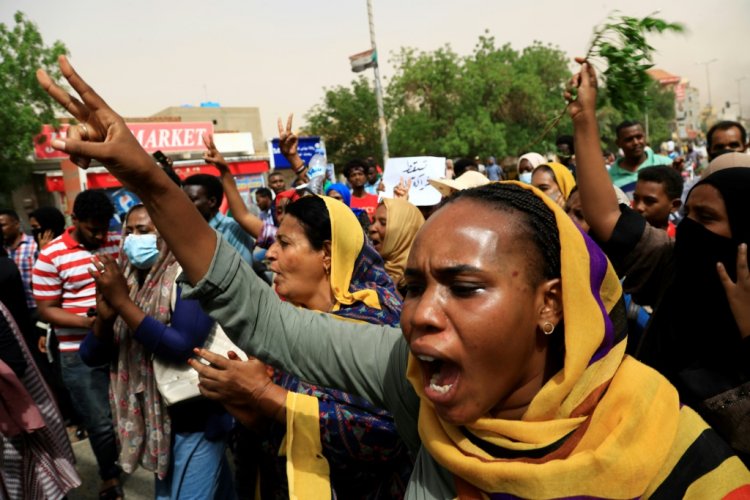 التضخم يتجاوز 400 بالمئة في السودان مع تنامي الاستياء الشعبي