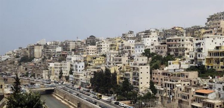 شبان قطعوا طريق جبل محسن في طرابلس احتجاجا على إطفاء المولدات والأوضاع المعيشية