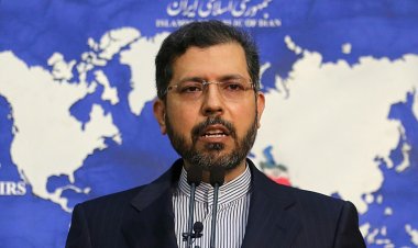 إيران تدعو الولايات المتحدة إلى التخلي عن "إدمانها الحظر"