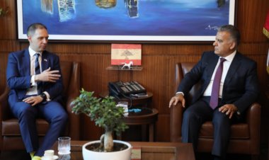 ابراهيم استقبل  السفير البريطاني في لبنان إيان كولارد