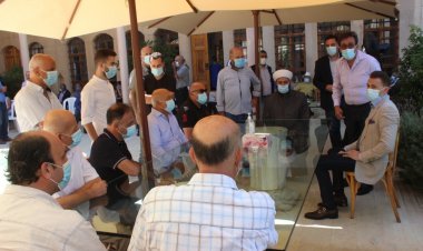 النائب جنبلاط حيا أمام وفود الجيش داعيا الى الحكمة والتعقل