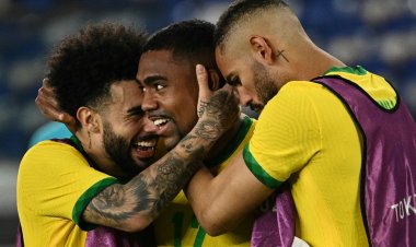البرازيل تحتفظ بذهبية الرجال بفوزها على إسبانيا 2-1 بعد التمديد