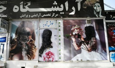 تشويه صور النساء على الواجهات مع خضوع كابول لحكم طالبان