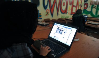 انكفاء المؤثرين على الشبكات الاجتماعية في أفغانستان مع عودة طالبان