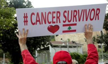 اعتصام لمرضى السرطان على طريق القصر الجمهوري