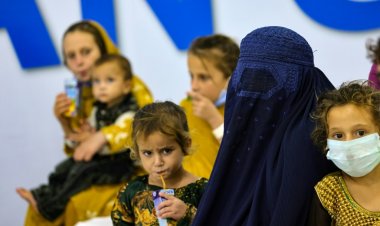 أفغان فروا بملابسهم وجوازاتهم يتطلعون لصفحة جديدة في الولايات المتحدة