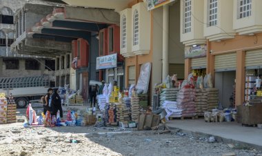 واحة حياة صغيرة تزدهر وسط الدمار في سوق الكورنيش في الموصل