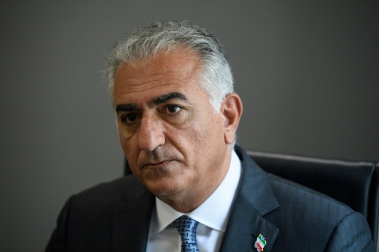 نجل شاه إيران السابق يدعو الغرب إلى توجيه الضربة القاضية لإيران