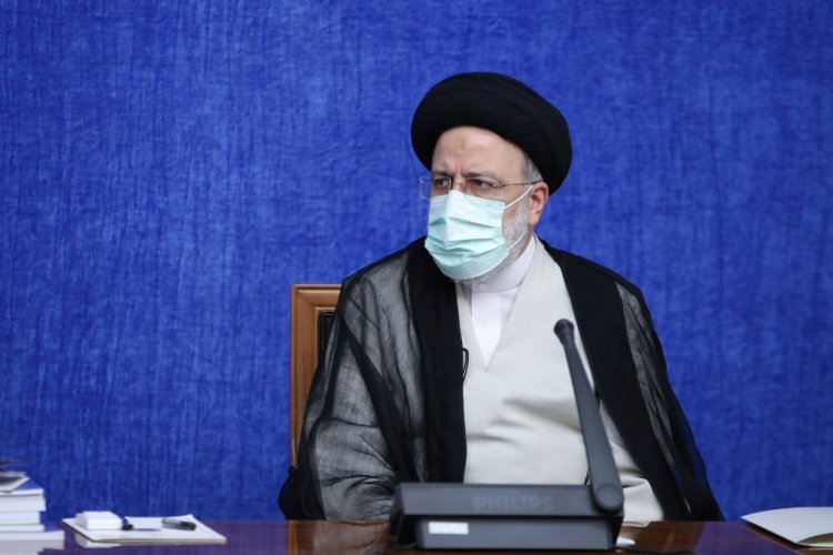 الرئيس الإيراني إبراهيم رئيسي يؤدي اليمين الدستورية الخميس