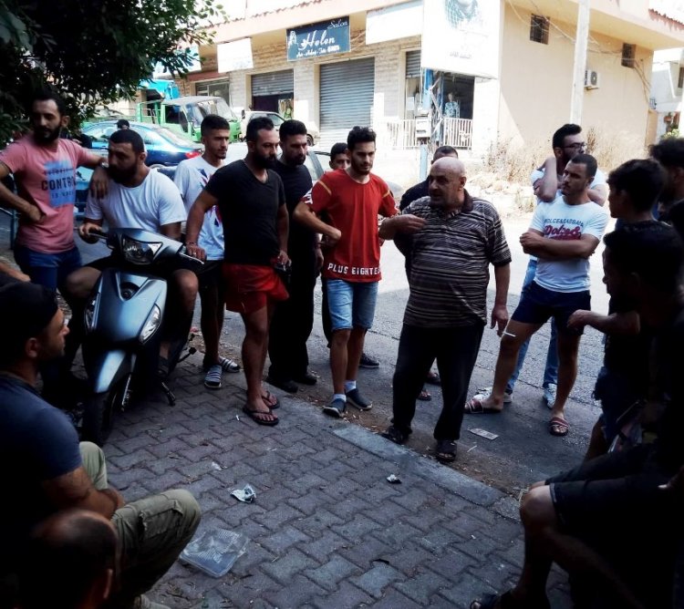 قطع مدخل حاروف احتجاجا على توقف المولدات الخاصة