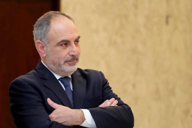 أسود:  بقدر اعرف مين عم يساعد اميركا علينا من الداخل؟