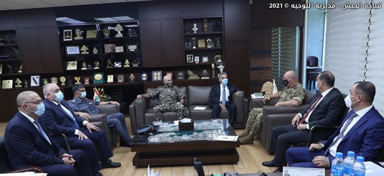 اجتماع العماد قائد الجيش بقادة الأجهزة الأمنية