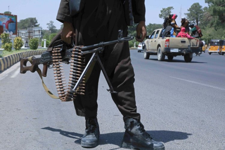 جنود أفغان يبحثون عن متمردي طالبان... طلبا للعفو بعد سقوط هرات