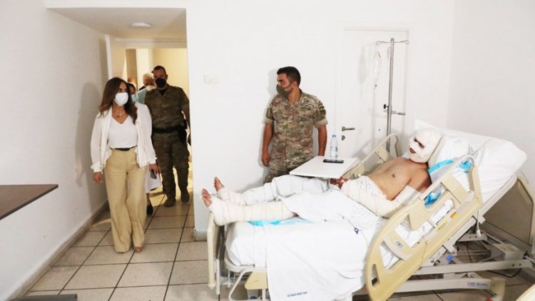 بالصور: جولة تفقدية لزينة عكر على مصابي إنفجار التليل - عكار