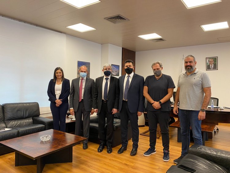 المجذوب بحث  في تأمين متطلبات العودة إلى الدراسة وتوفير المحروقات والكهرباء والنقل والتدفئة